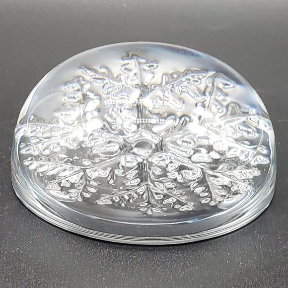 Cristal France Large Half Circle Dome Clear Crystal Snowflake Paperweight - Picture 7 of 8